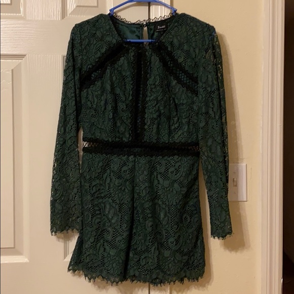 Green Lace Bardot Romper - Picture 4 of 6